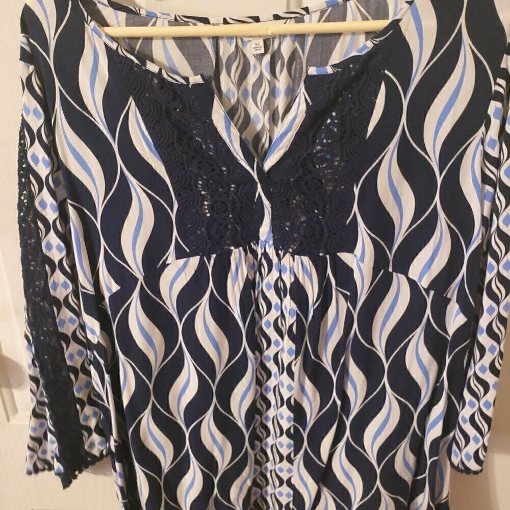 CROWN & Ivy Top with Blue Lace